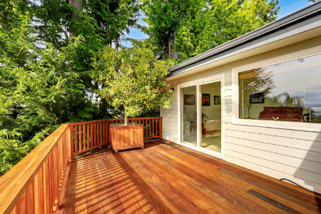 Transforming Your Outdoor Space with a Sparkling Clean Deck